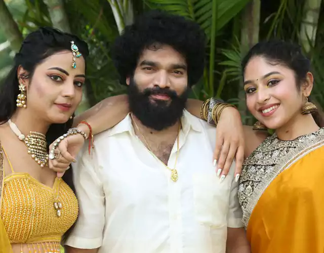 Tholisaari Mimmalni Chusindhi Modhalu Movie Opening